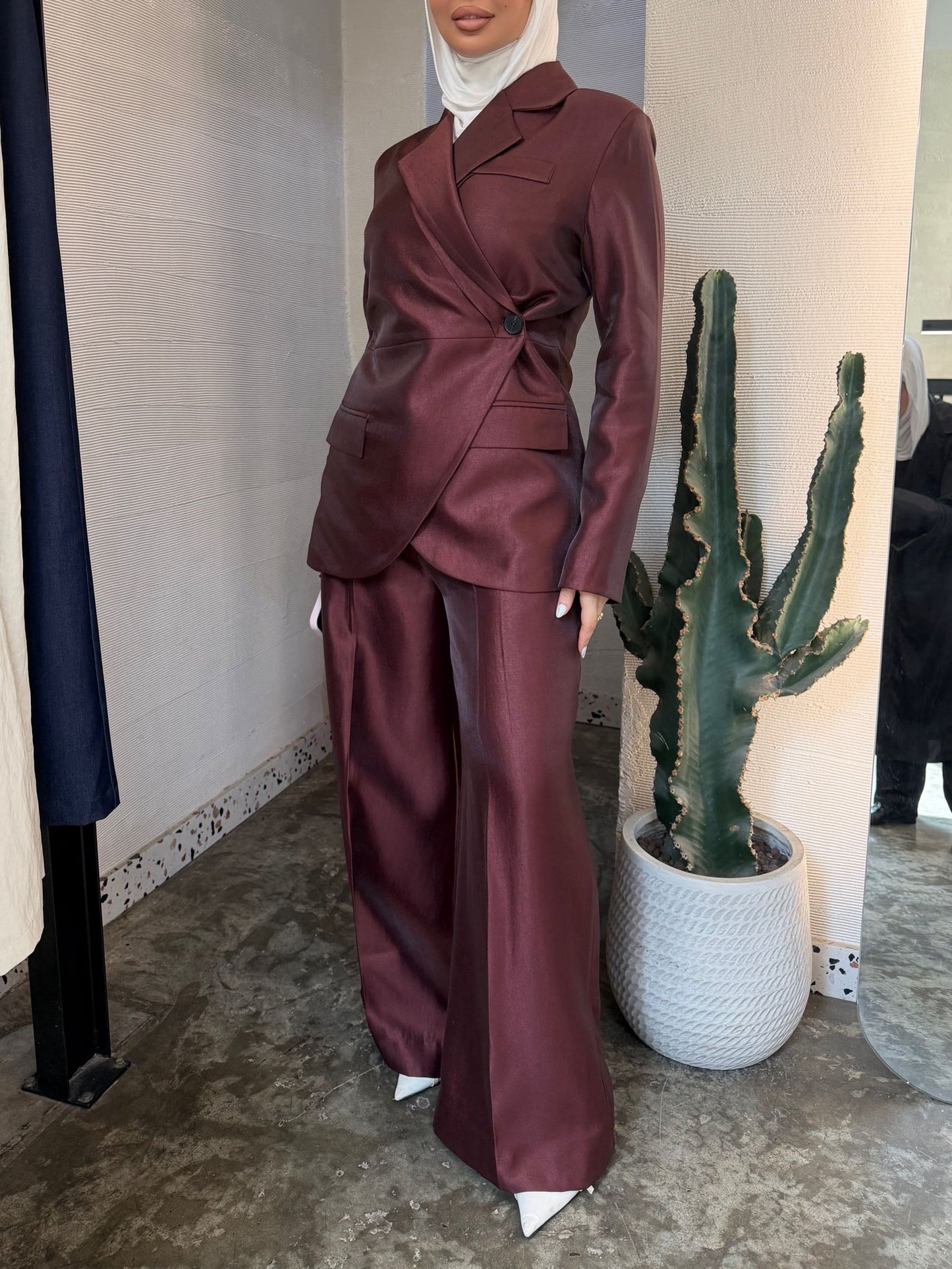 Maroon set