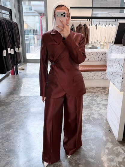 Maroon set